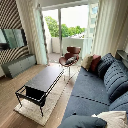 Apartment Z Balkonem. Slonimskiego 2 *